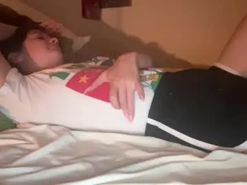 MinniMia – webcam model profile photo Image 16