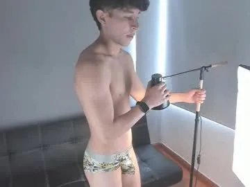 glossybabe_ – webcam model profile photo Image 13