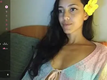 shiny-lily – webcam model profile photo Image 6