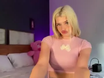 daniaramirez – webcam model profile photo Image 3