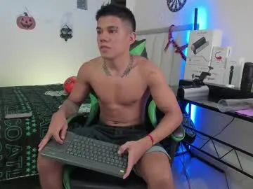 -VikkiL0vesCheese- – webcam model profile photo Image 11