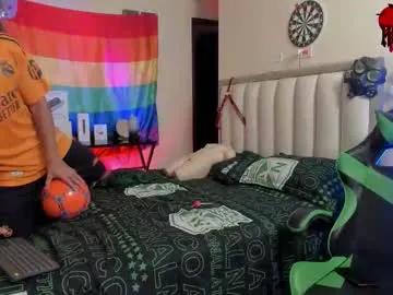 -VikkiL0vesCheese- – webcam model profile photo Image 7