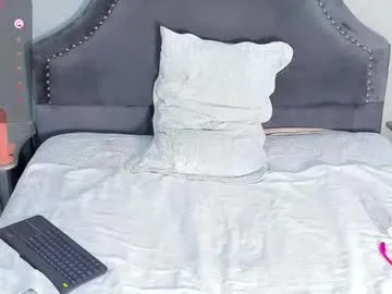 santi_xximo – webcam model profile photo Image 12