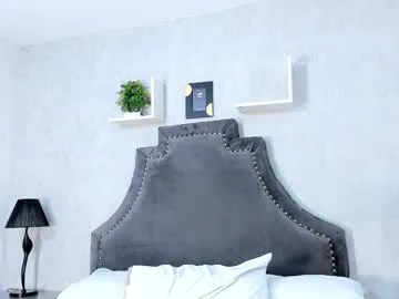 santi_xximo – webcam model profile photo Image 7