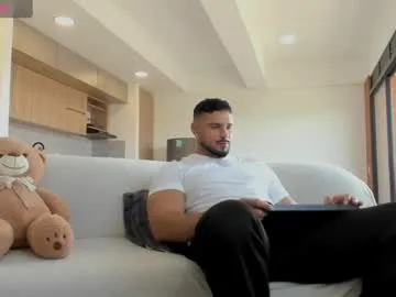 MinniMia – webcam model profile photo Image 13