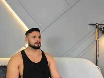 MinniMia – webcam model profile photo Image 3