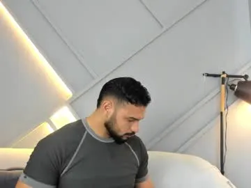 MinniMia – webcam model profile photo Image 5