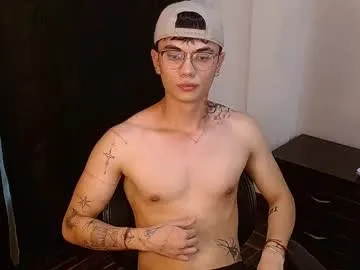 shiny-lily – webcam model profile photo Image 2