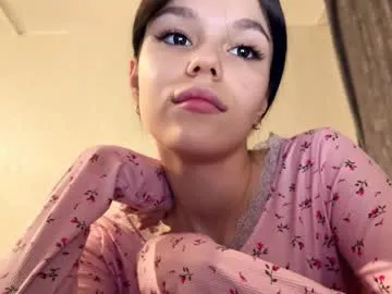 bunnydollstella – webcam model profile photo Image 2