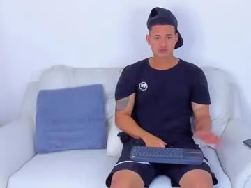 glossybabe_ – webcam model profile photo Image 3