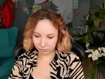 luna_fioree – webcam model profile photo Image 11