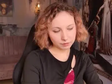 luna_fioree – webcam model profile photo Image 9