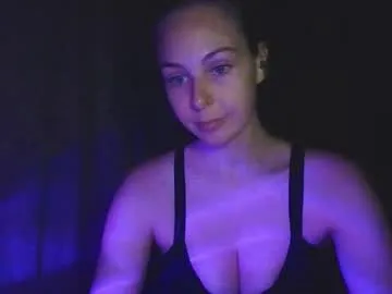 Kristallik-1 – webcam model profile photo Image 11