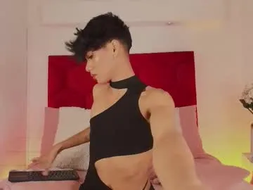 miacolucci_18 – webcam model profile photo Image 13