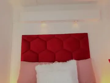 miacolucci_18 – webcam model profile photo Image 17