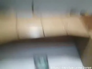 -VikkiL0vesCheese- – webcam model profile photo Image 5