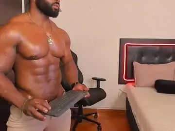 busenok – webcam model profile photo Image 12