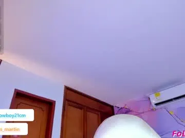 -VikkiL0vesCheese- – webcam model profile photo Image 18