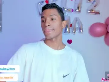 -VikkiL0vesCheese- – webcam model profile photo Image 19