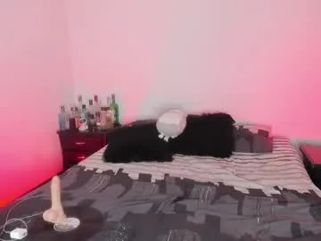 FoxyLina – webcam model profile photo Image 13