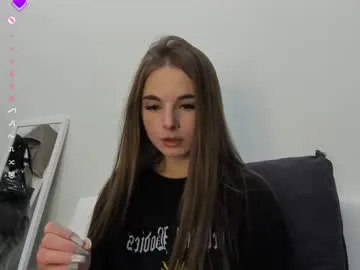 julia__miln Image 4