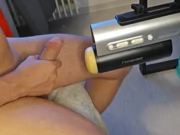 glossybabe_ – webcam model profile photo Image 13