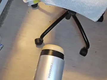 glossybabe_ – webcam model profile photo Image 7