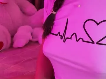 mightylaura – webcam model profile photo Image 9