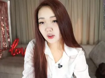 SheOnShe – webcam model profile photo Image 19
