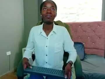 xlunami – webcam model profile photo Image 14