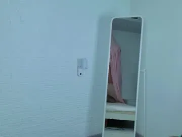 BeautyTriple – webcam model profile photo Image 6