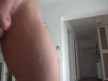 krissone – webcam model profile photo Image 12