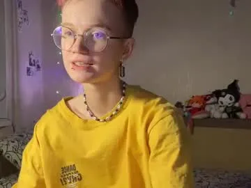 kiki_blue_eyes – webcam model profile photo