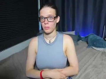 liz_holmes – webcam model profile photo Image 14