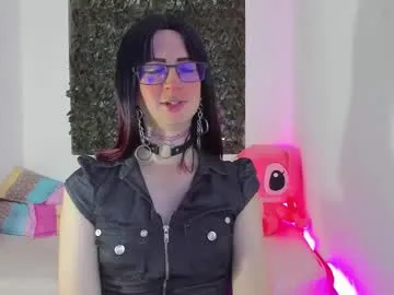 loracolins – webcam model profile photo Image 3