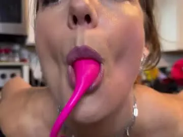 Likachkaa – webcam model profile photo Image 19