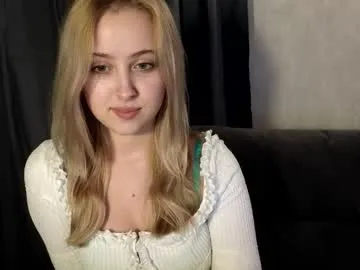 appr0ved – webcam model profile photo Image 9