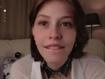 MaddieBryggs – webcam model profile photo Image 12