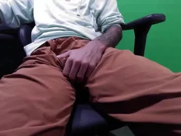 busenok – webcam model profile photo Image 16