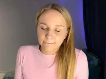 adria_ross – webcam model profile photo Image 14