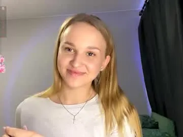 adria_ross – webcam model profile photo Image 18