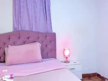 glossybabe_ – webcam model profile photo Image 5