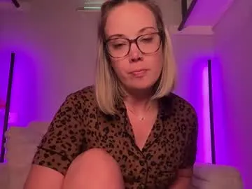 leanneluxecouple Image 13
