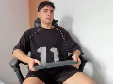 MiaTonyy – webcam model profile photo Image 3