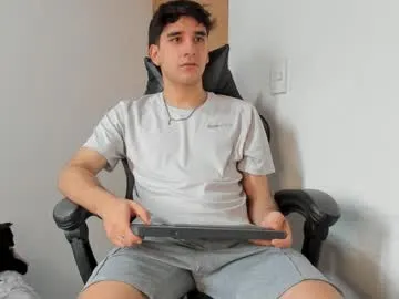 MiaTonyy – webcam model profile photo Image 6