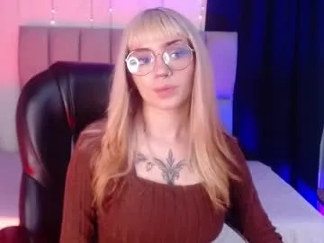 lessboobs_gh Image 2