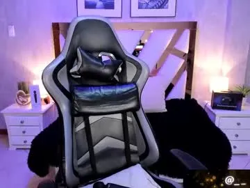 WhoreRobot – webcam model profile photo Image 15