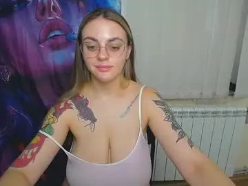 wellicaren – webcam model profile photo Image 10