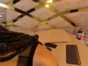 mia_miller001 – webcam model profile photo Image 4