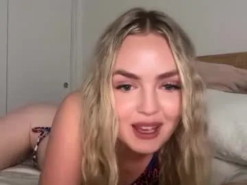 HellTrue2 – webcam model profile photo Image 3